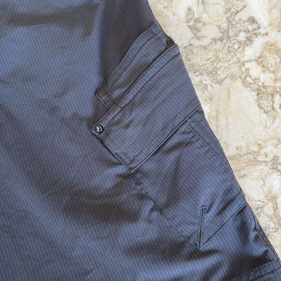 Lululemon Bermuda Shorts Wet Dry Warm Slate Grey Cargo Pockets - Picture 5 of 13